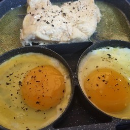 ท็อปปิ้งไข่ดาว พริกไทยดำ
