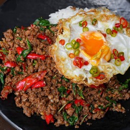 ข้าวกะเพราเนื้อสับ