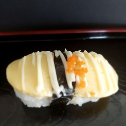ซูชิหน้าไข่หวานมายองเนส