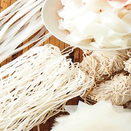 Deli : เส้นเปล่า