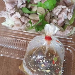 หมูมะนาวราดซีฟู้ด