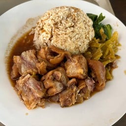 ข้าวมันไก่ จอมพล