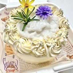 Coconut cake เค้กมะพร้าว (ครึ่งปอนด์)