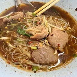 เด็ด ก๋วยเตี๋ยวเนื้อตุ๋น หมูตุ๋น ปตท.สันกำแพง ปตท.สันกำแพง