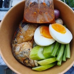 ขนมจีนยำแซ่บ