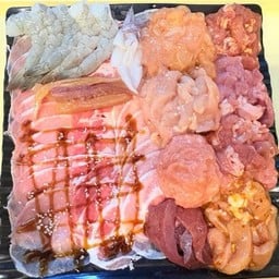 หมูชาบูใหญ่ L ( ฟรีผัก 1 ชุด)