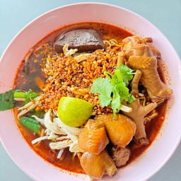 ก๋วยเตี๋ยวไก่ต้มยำ