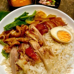 แม่นิตข้าวขาหมู