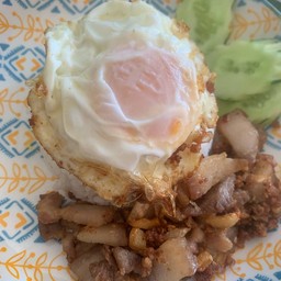 ข้าวผัดกระเทียม