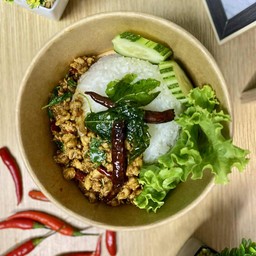 กระเพราไก่พริกเเหง