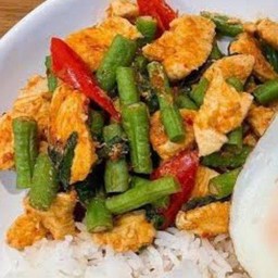 พริกแกงไก่ราดข้าว$