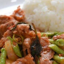 พริกแกงหมูราดข้าว$