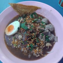 ร้านก๋วยเตี๋ยวโกเด้ง  เนื้อเปื่อย หมูตุ๋น ร้านก๋วยเตี๋ยวโกเด้งเนื้อเปื่อยหมูตุ๋น