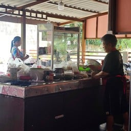 ก๋วยเตี๋ยว ยายจุ่น