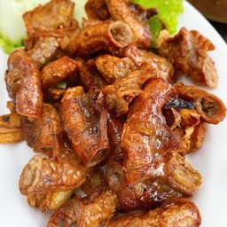 ไส้หมูทอดกระเทียม