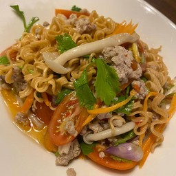 ยำมาม่า