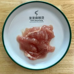 เนื้อหมูหมักน้ำมันงา 猪肉芝麻油