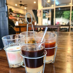 เซ็ทเครื่องดื่มร้อน กาแฟโบราณ ชาไทย ไข่ลวก ชามะลิ