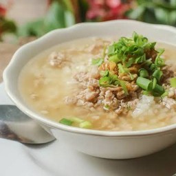 ข้าวต้มหมูสับ