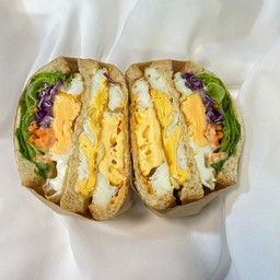 แซนด์วิชไข่ล้วนๆ ล้นๆ