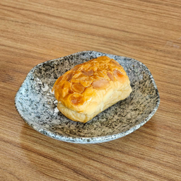 โชกุปังอัลมอนด์ Almond Shokupan