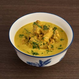 PORK RIBS SOUTHERN CURRY WITH WILD BASIL LEAVES