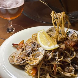 สปาเก็ตตี้ วองโกเล่ หอยลายหอยสลับ หอยเนยเลม่อนไวน์ขาว