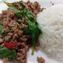 ข้าวกระเพราเนื้อสับ