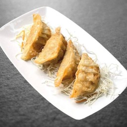 FRIED SHRIMP GYOZA/เกี๊ยวซ่ากุ้งทอด