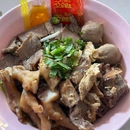 มาม่าซื่อดะไก่เนื้อลูกชิ้น