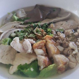 เกาเหลาเลือดหมูแสนสุข