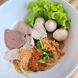 ก๋วยเตี๋ยวแห้งคลุกหมู พิเศษ