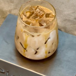 ICED CARAMEL MACCHIATO