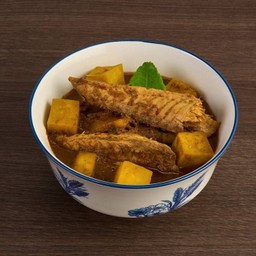FERMENTED FISH ENTRAIL SOUTHERN CURRY WITH LOCAL VEGETABLES