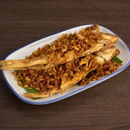 DEEP FRIED SEA BREAM WITH TURMERIC AND GARLIC