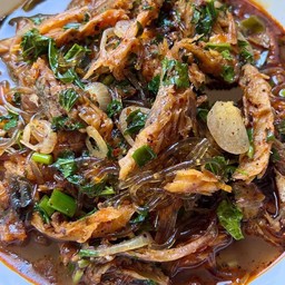 ยำปลาแห้งพริกลาบเมือง