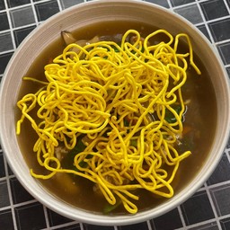 ราดหน้าหมี่กรอบ