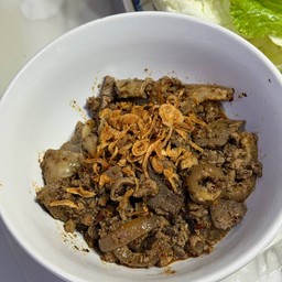 ลาบหมู ไส้ ตับ หอมเครื่องเทศ แบบเหนือ