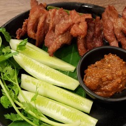 เซ็ต หมูทอด ปลาร้าสับทรงเครื่องผัดสุก