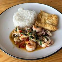 ข้าว กะเพรากุ้ง+หมึก