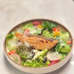ตีสนิท by LoLo Bar Grill