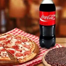 [อร่อยซ่ากับโค๊ก] 9 Inc. Fondue Chocolate And Fondue Cheese With Pepperoni Plus Coca Cola 1500 ml