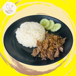 ข้าวหมูนุ่มผัดกระเทียม