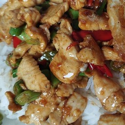 กะเพราไก่ราดข้าว