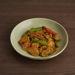 ผัดพริกแกงเนื้อ