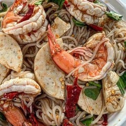 ตำเส้นเล็กหมูยอกุ้งสุก