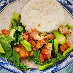 คะน้าหมูกรอบ