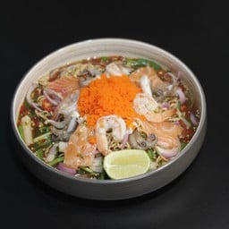 ยำมาม่าทะเลรวมไข่กุ้ง