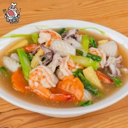 ราดหน้ากุ้ง หมึก