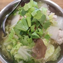 แกงจืดวุ้นเส้นไก่สับ clear soup with vegetables&minced chicken